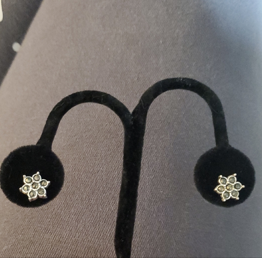 Elegant Black and Silver Floral Earrings